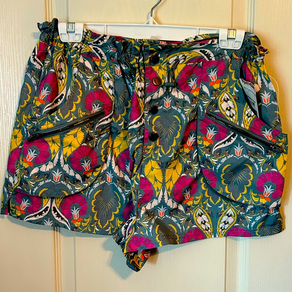 Free People Movement shorts M NWT
